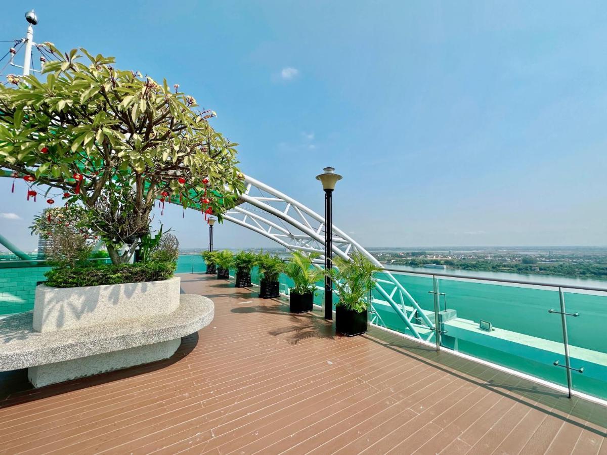 Infinity 28 Hotel And Residence Phnom-Penh Buitenkant foto