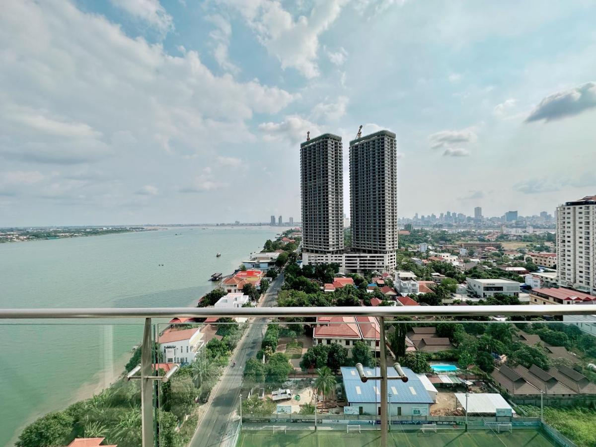 Infinity 28 Hotel And Residence Phnom-Penh Buitenkant foto