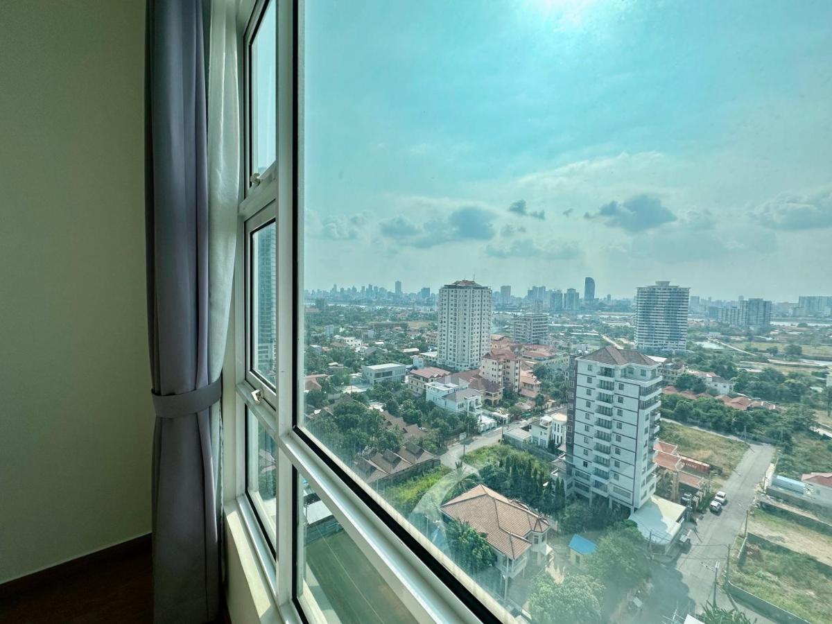 Infinity 28 Hotel And Residence Phnom-Penh Buitenkant foto