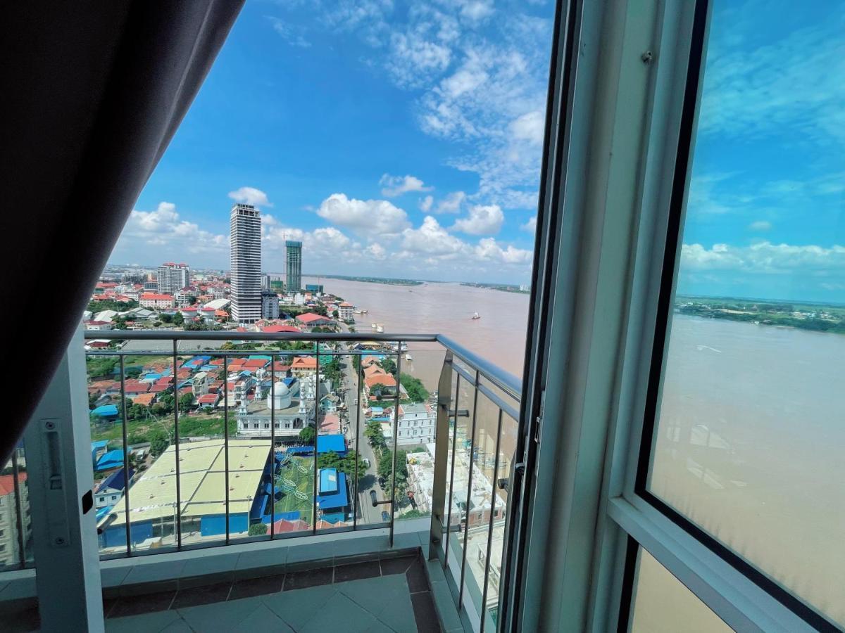 Infinity 28 Hotel And Residence Phnom-Penh Buitenkant foto
