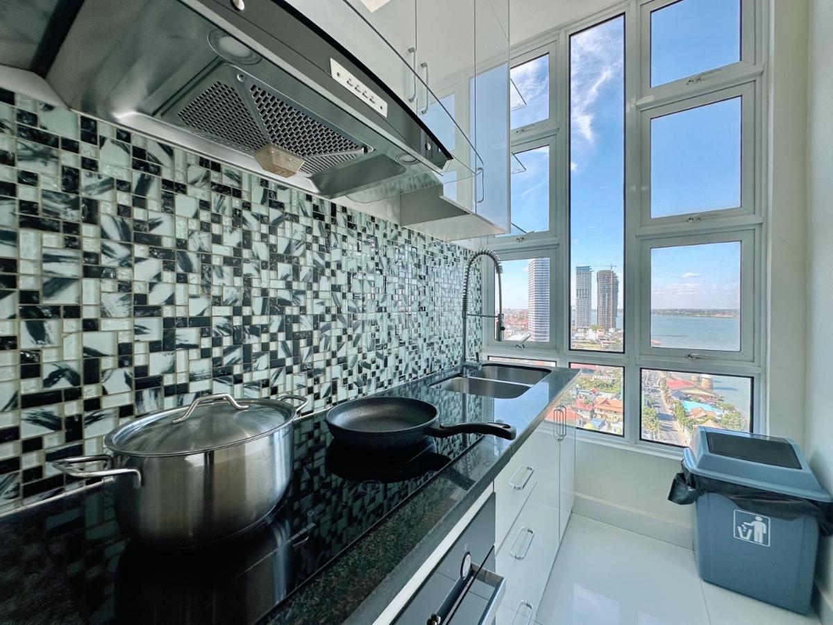 Infinity 28 Hotel And Residence Phnom-Penh Buitenkant foto
