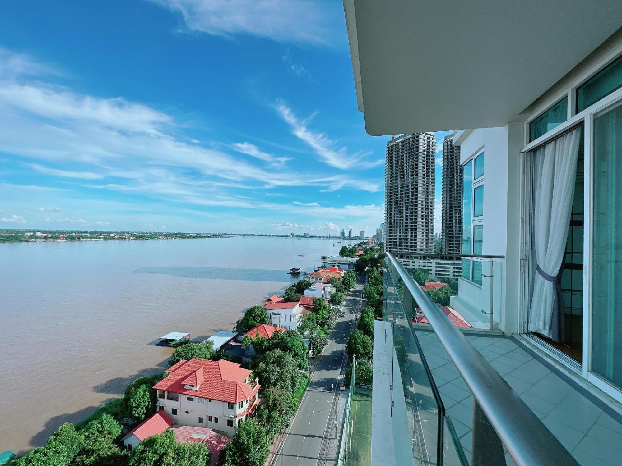 Infinity 28 Hotel And Residence Phnom-Penh Buitenkant foto